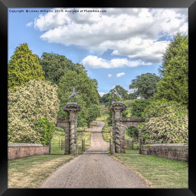 A country House Gateway Framed Print by Linsey Williams