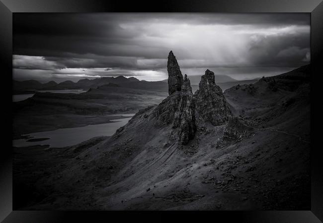 The Old Man of Storr Framed Print by Ian Hufton