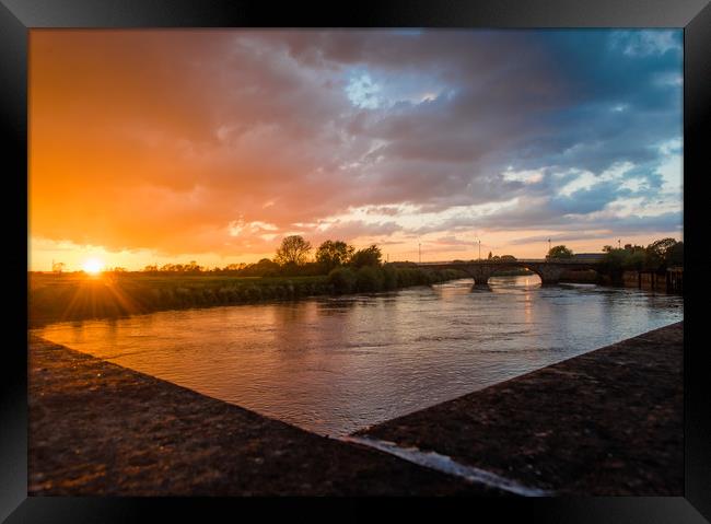 Gainsborough Trent sunset  Framed Print by Jason Thompson