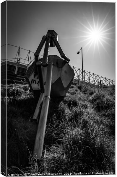Steel Man at the Stadium of Light Canvas Print by Tyne Tees Photography