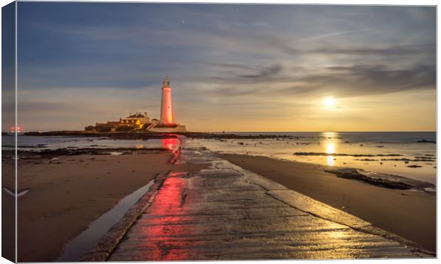 Red lighthouse at night Sailors delight Canvas Print by Naylor's Photography