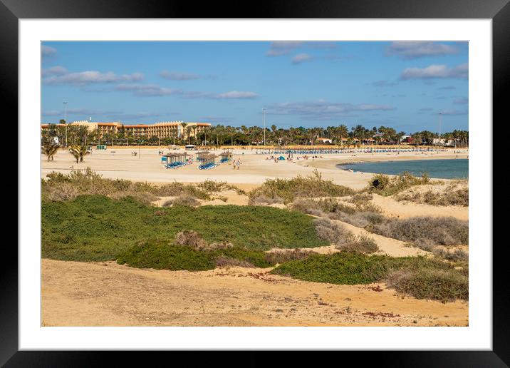 people on holiday in caleta de fuste, Fuerteventur Framed Mounted Print by chris smith
