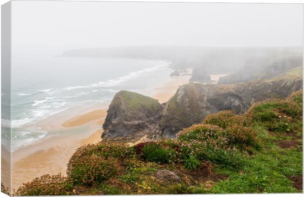 Bedruthan steps   Canvas Print by chris smith