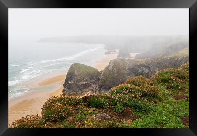 Bedruthan steps   Framed Print by chris smith