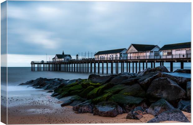 Southwold Pier at sunrise Canvas Print by Robbie Spencer