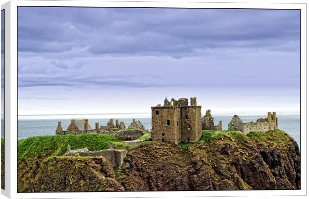 Dunnottar castle  Canvas Print by jane dickie