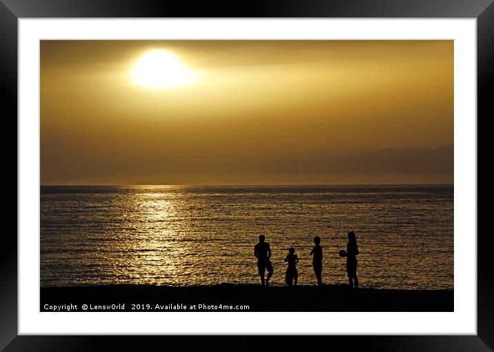 Silhouettes of a family at the beach in Crete duri Framed Mounted Print by Lensw0rld 