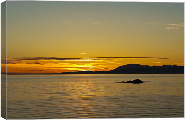 Sunset, Skye, Point of Sleat, Cullin mountains Canvas Print by Hugh McKean