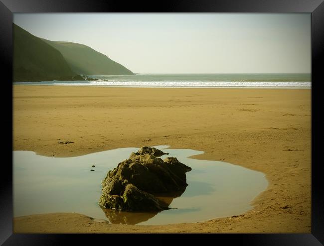Rock Pool on Putsborough Beach Framed Print by graham young