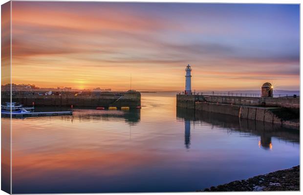 Newhaven at twilight Canvas Print by Miles Gray