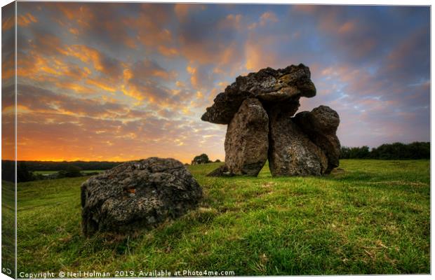  St Lythans Burial Chamber Canvas Print by Neil Holman