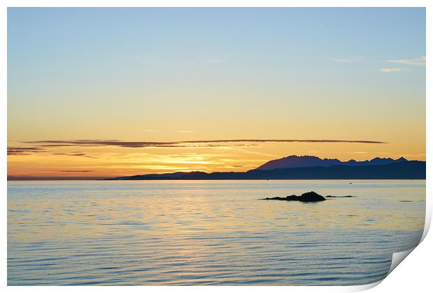 Sunset, Skye, Point of Sleat, Cullin mountains Print by Hugh McKean