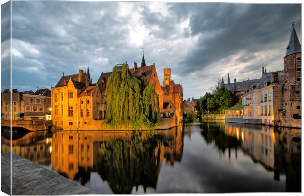 Brugges canals and waterways at night Canvas Print by Graham Light