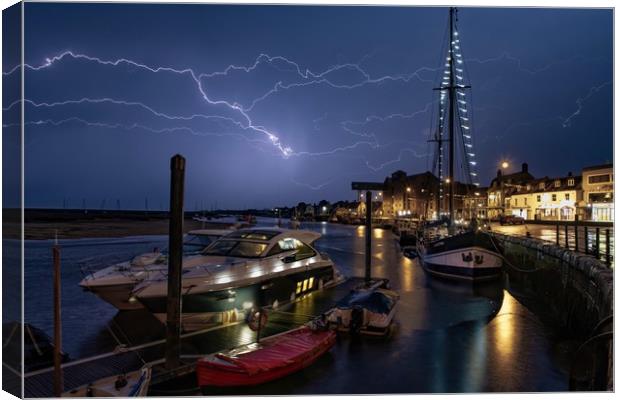Lightning over Wells-next-the-Sea Canvas Print by Gary Pearson