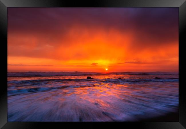 Sunset at Widemouth Bay, Cornwall.  Framed Print by Maggie McCall