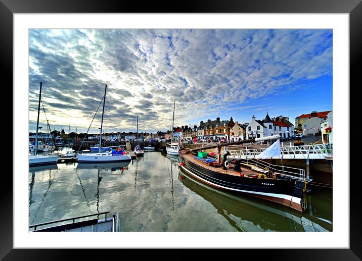 Anstruther in August Framed Mounted Print by Gary McMeekin