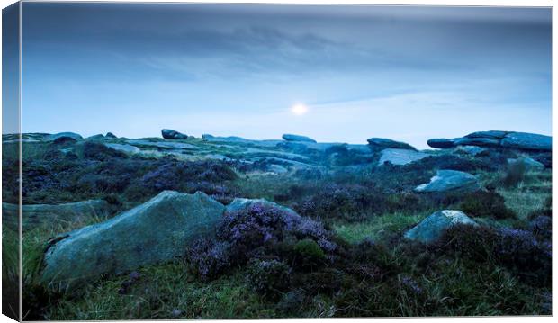 Stanage Edge at sunrise Canvas Print by Robbie Spencer