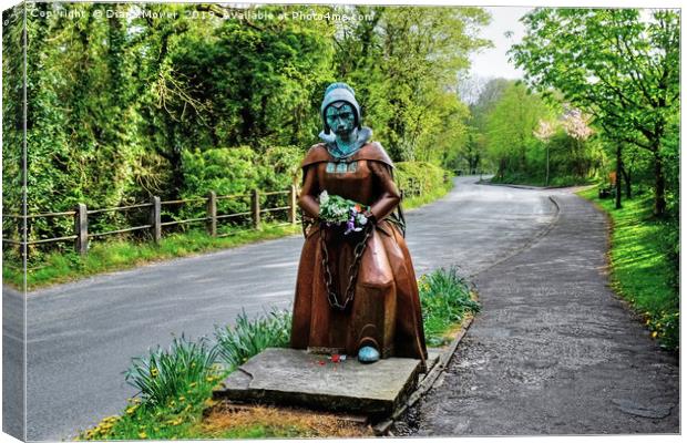 Alice Nutter Statue Pendle Canvas Print by Diana Mower