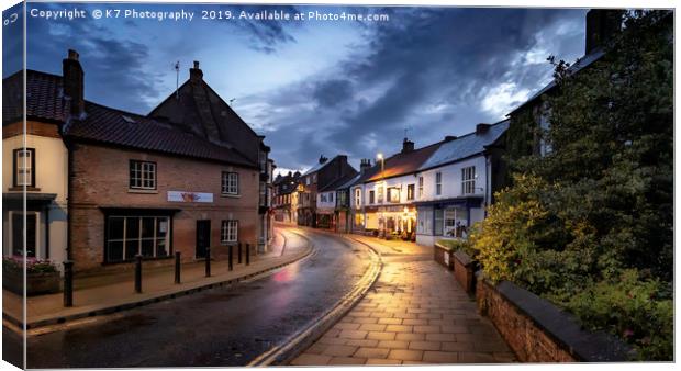 Finkle Street, Thirsk, North Yorkshire Canvas Print by K7 Photography