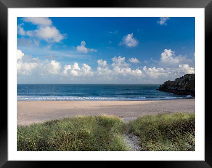 Barafundle Beach, Pembrokeshire, Wales. Framed Mounted Print by Colin Allen