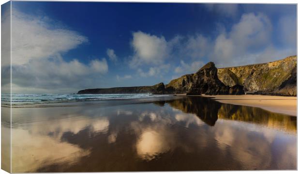 Bedruthan Steps, Cornwall Canvas Print by Maggie McCall