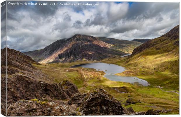 Llyn Idwal Snowdonia Wales Canvas Print by Adrian Evans