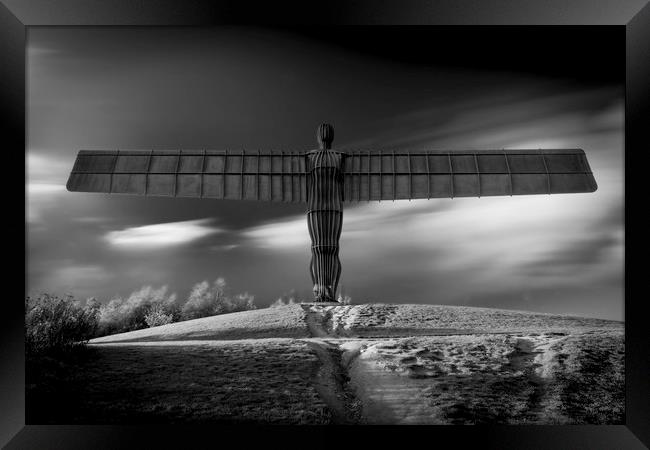 Angel of the North - Mono Framed Print by Paul Appleby