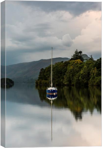 Derwentwater reflections Canvas Print by Robbie Spencer