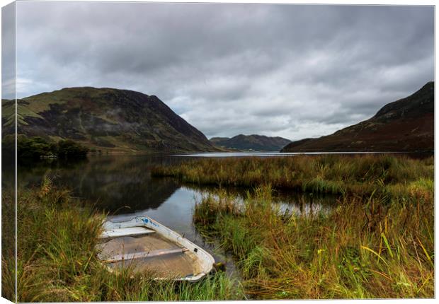 Abandoned boat on Crummock Water Canvas Print by Robbie Spencer