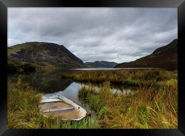 Abandoned boat on Crummock Water Framed Print by Robbie Spencer