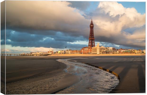Blackpool on a  winters evening Canvas Print by gary telford