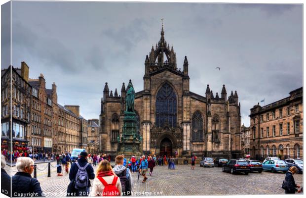St Giles on the Royal Mile Canvas Print by Tom Gomez