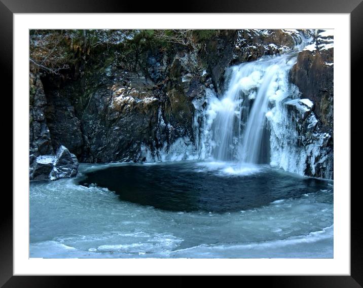 Frozen waterfall Framed Mounted Print by Martin Smith