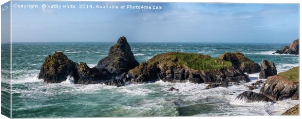 Kynance Cove  Cornwall  Canvas Print by kathy white