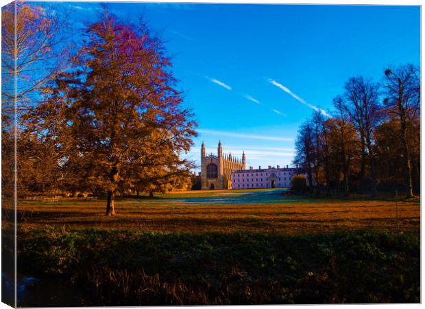 Kings College in Cambridge  Canvas Print by Simon Hill