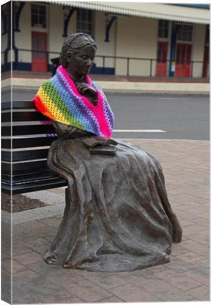 Statue at Eastleigh Station Canvas Print by Geoff Storey