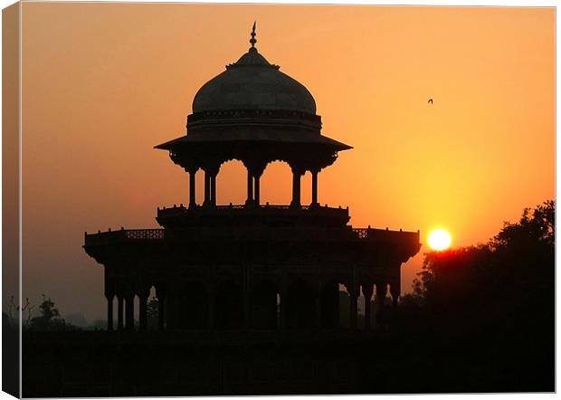 Sunrise at the Taj Mahal Canvas Print by Serena Bowles