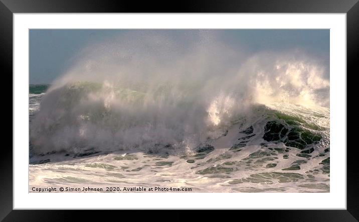 Breaking wave Framed Mounted Print by Simon Johnson
