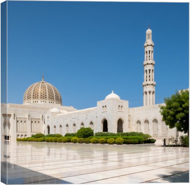 Sultan Qaboos Grand Mosque, Muscat, Oman Canvas Print by Greg Marshall