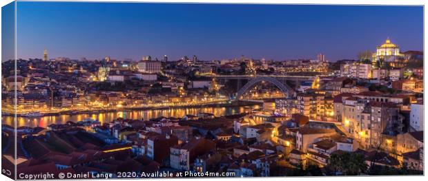 View of Porto's old town at night Canvas Print by Daniel Lange