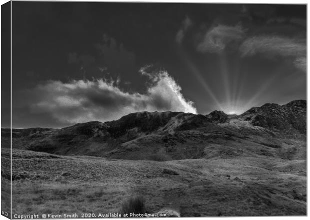 Clouds over Y-Lliwedd from Llyn Llywed Canvas Print by Kevin Smith