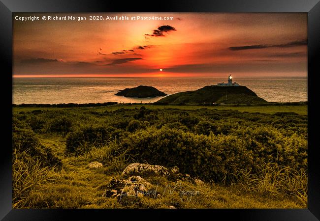 Strumble Head Lighthouse, sunset Framed Print by Richard Morgan