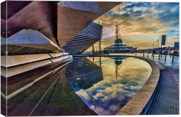 Dundee V & A Canvas Print by Valerie Paterson