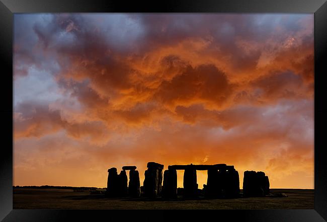 New Dawn ..... Stonehenge Framed Print by Dave Turner