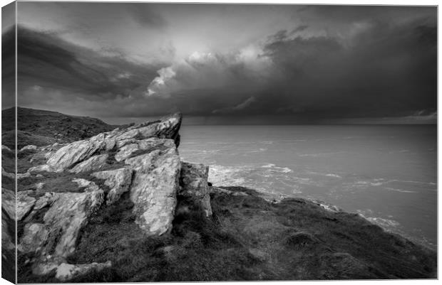 Pentire headland north coast Cornwall  Canvas Print by Eddie John