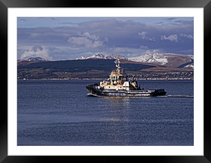 Tug boat on the Clyde Framed Mounted Print by Martin Smith