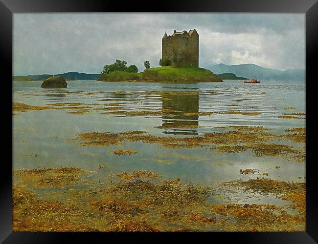 castle stalker argyll and bute   Framed Print by dale rys (LP)