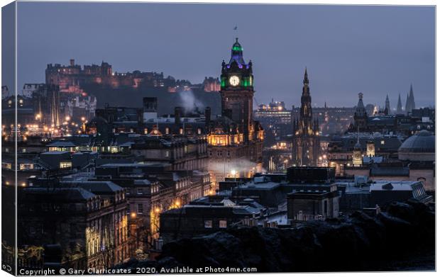 Edinburgh at Night Canvas Print by Gary Clarricoates