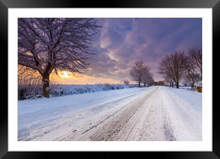 Snow covered lane in Oxfordshire Framed Mounted Print by Alan Hill