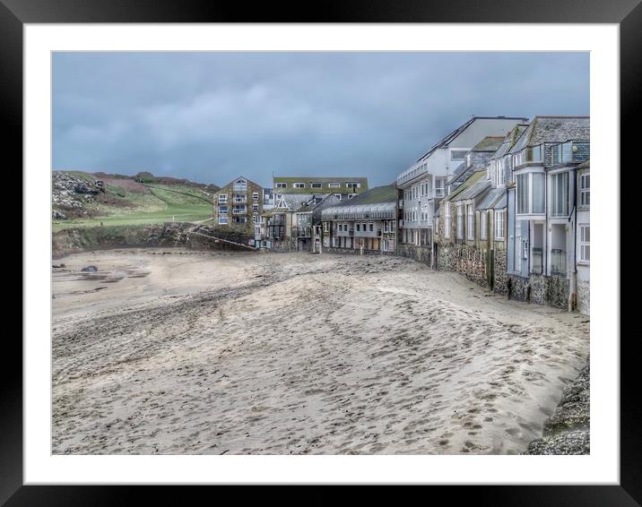 Houses on the beach. Porthmeor. Framed Mounted Print by Beryl Curran